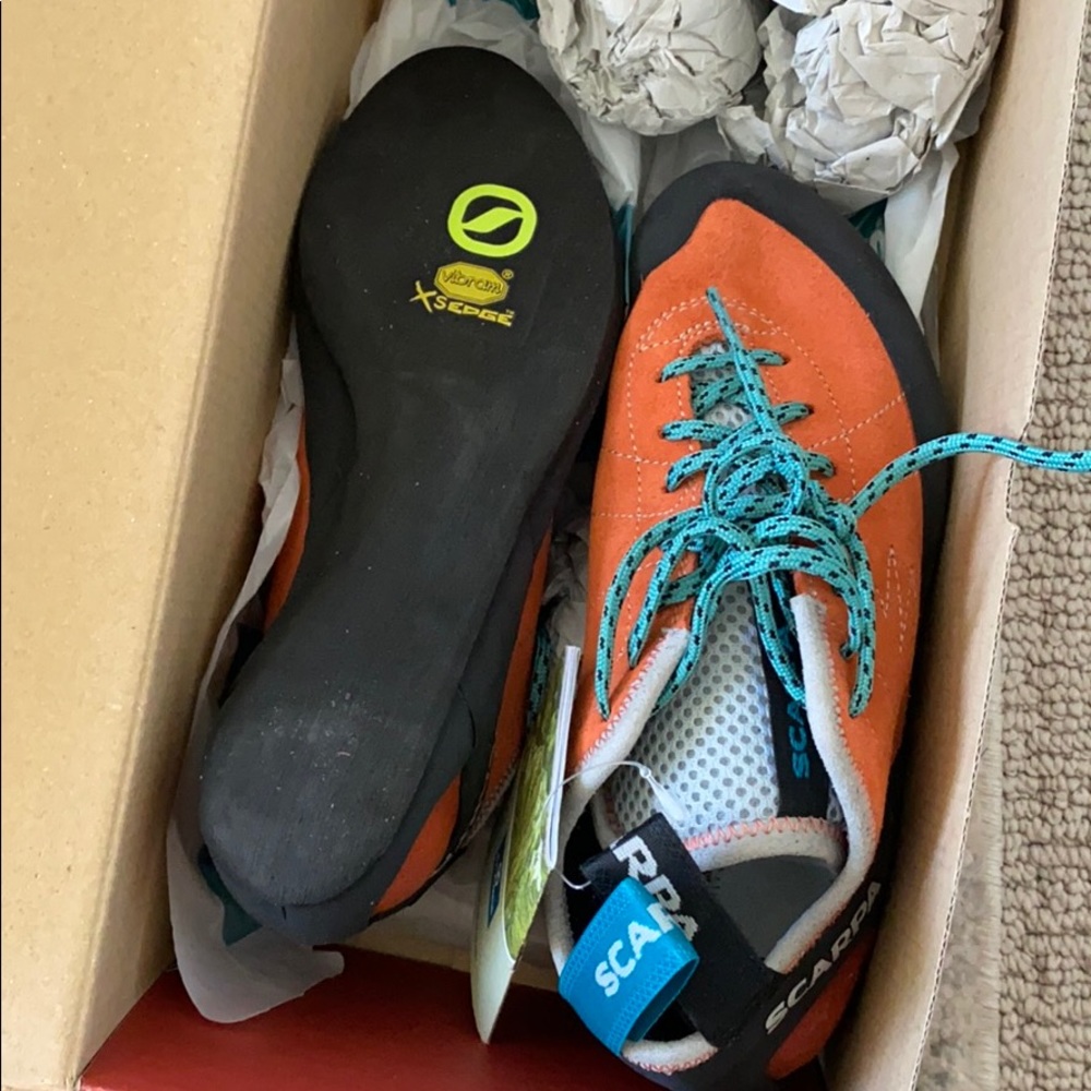 Brand NEW Scarpa Rock Climbing Shoes!! 6.5